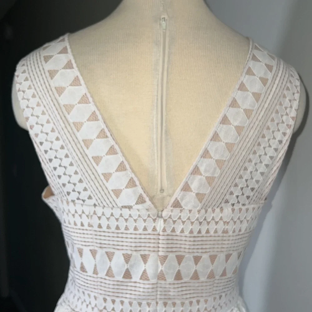 BCBG MAXAZARIA Dress Sz 4 - Picture 6 of 7